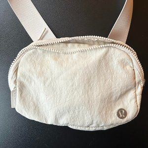 Lululemon Everywhere Belt Bag - White